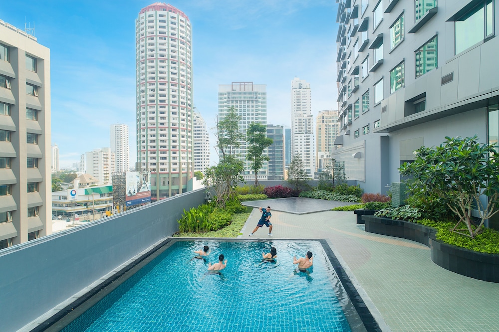 Hotel Nikko Bangkok — Swimming pool in Bangkok, Bangkok