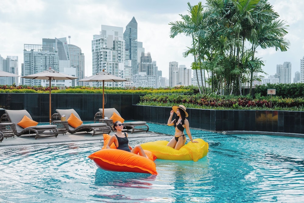 Hotel Nikko Bangkok — Swimming pool in Bangkok, Bangkok
