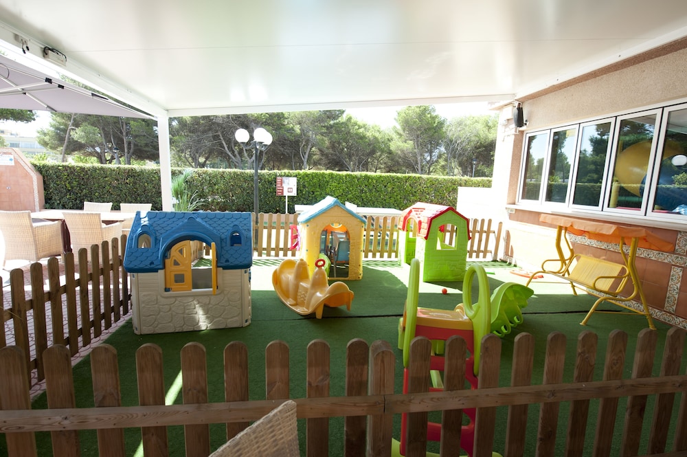 Apartamentos Maribel — Attractions for children in Cala Blanca, Balearic Islands