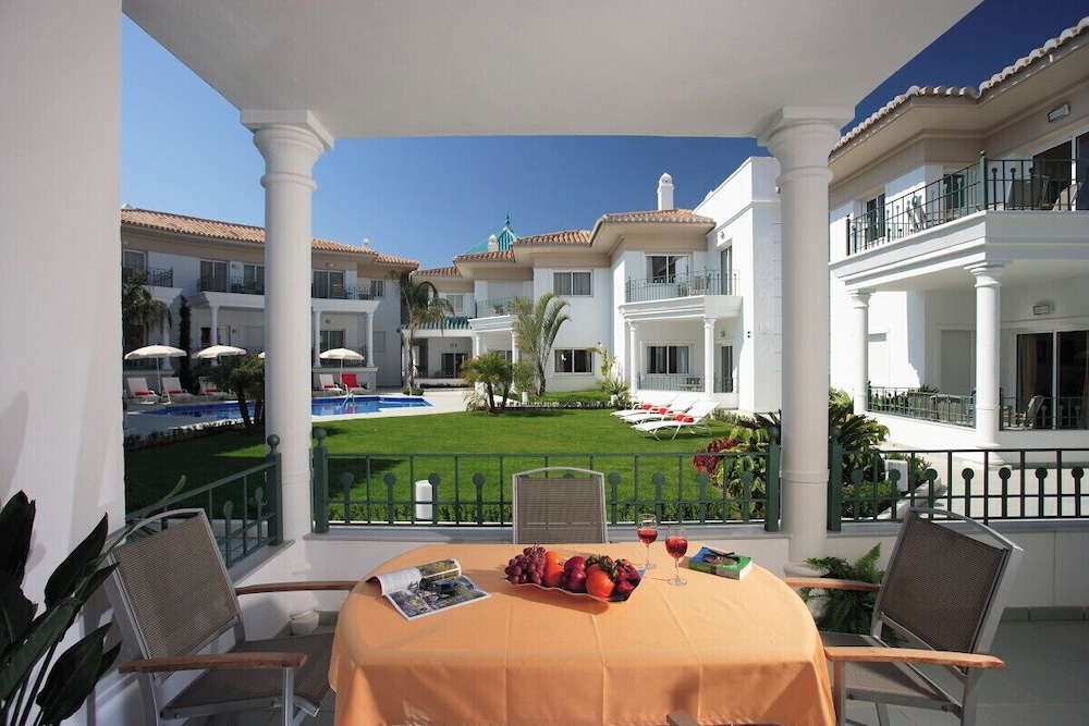 Marina Turquesa — Hotel rooms in Nerja, Andalusia