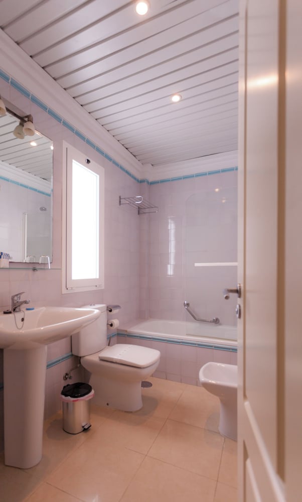 Marina Turquesa — Hotel rooms in Nerja, Andalusia