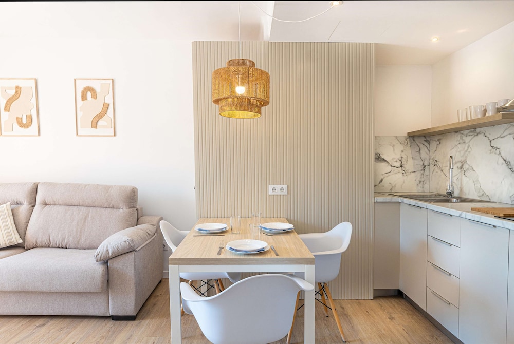 Martinez Apartments — Hotel rooms in Palma Nova, Balearic Islands