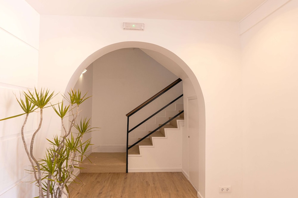 Martinez Apartments — Hotel building in Palma Nova, Balearic Islands