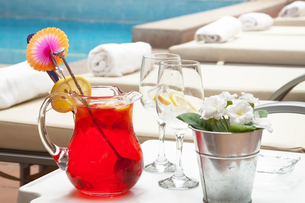 Martinez Apartments — Restaurant & bars in Palma Nova, Balearic Islands
