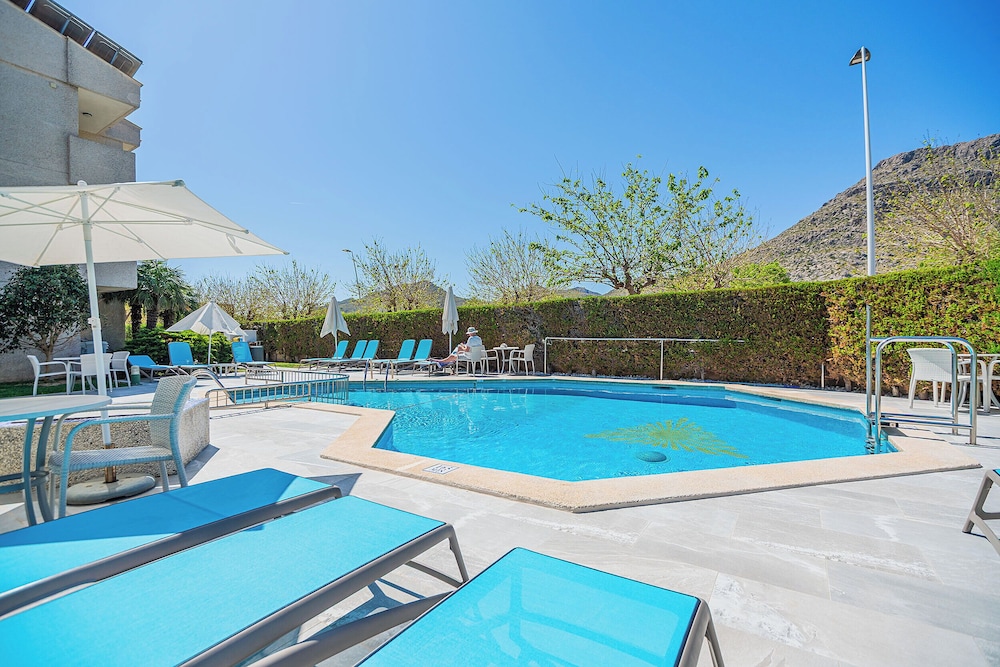 Apartamentos Massol — Swimming pool in Puerto Pollensa, Balearic Islands