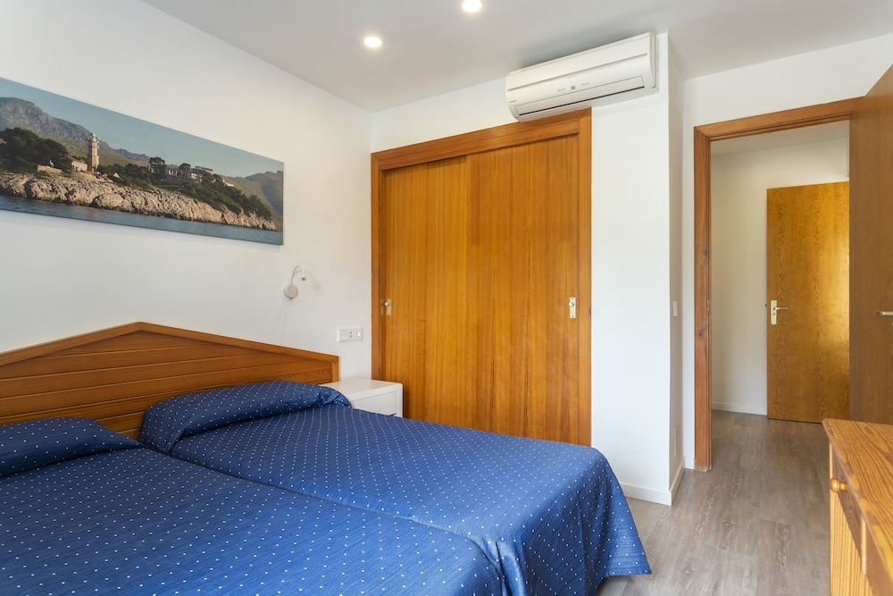 Apartamentos Massol — Hotel rooms in Puerto Pollensa, Balearic Islands