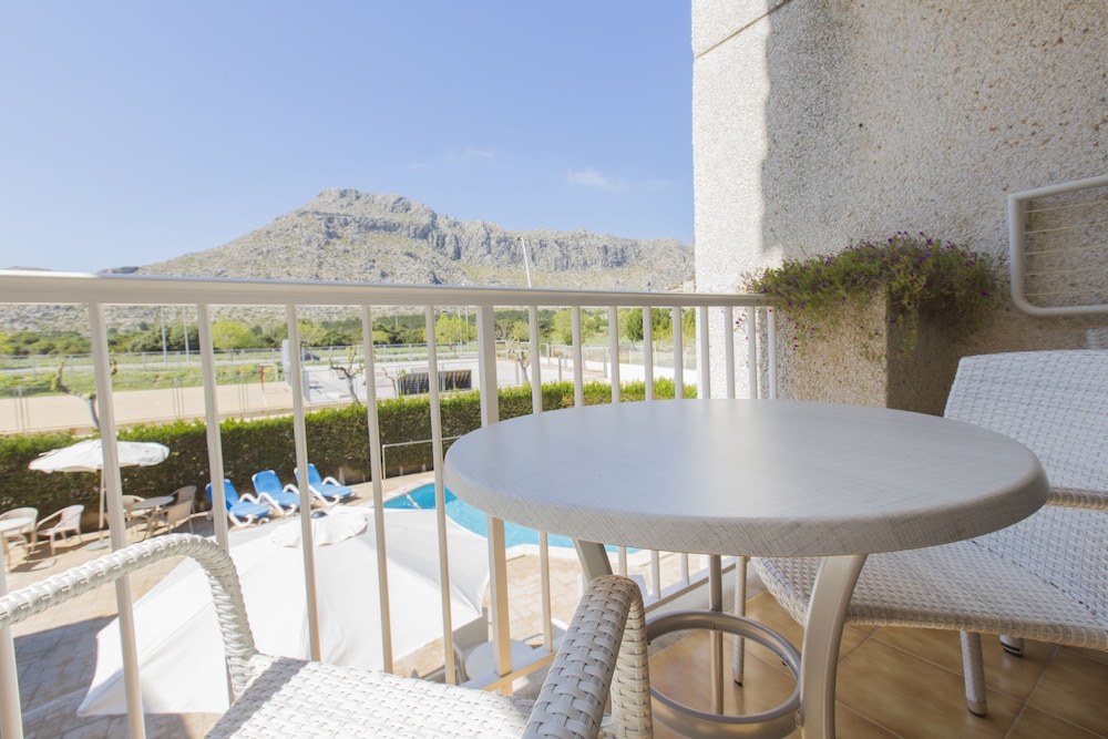 Apartamentos Massol — Swimming pool in Puerto Pollensa, Balearic Islands