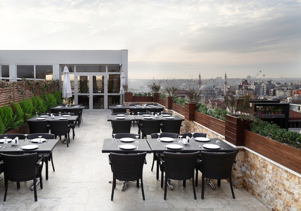 Darkhill Hotel — Restaurant & bars in Istanbul, Istanbul