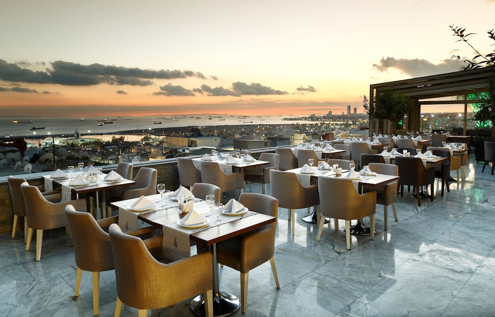 Darkhill Hotel — Main photo in Istanbul, Istanbul