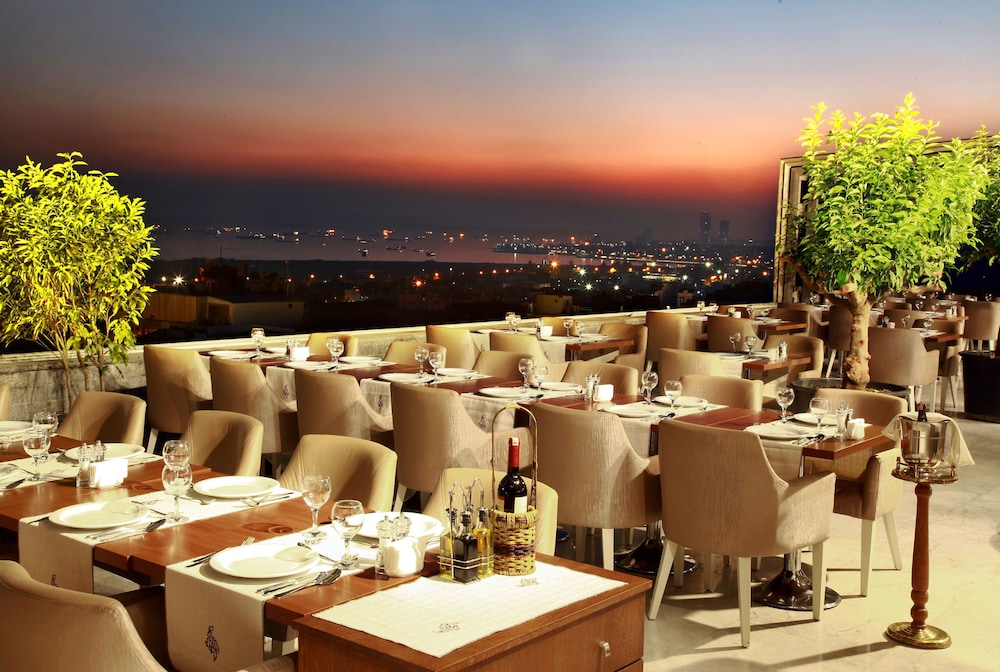 Darkhill Hotel — Restaurant & bars in Istanbul, Istanbul