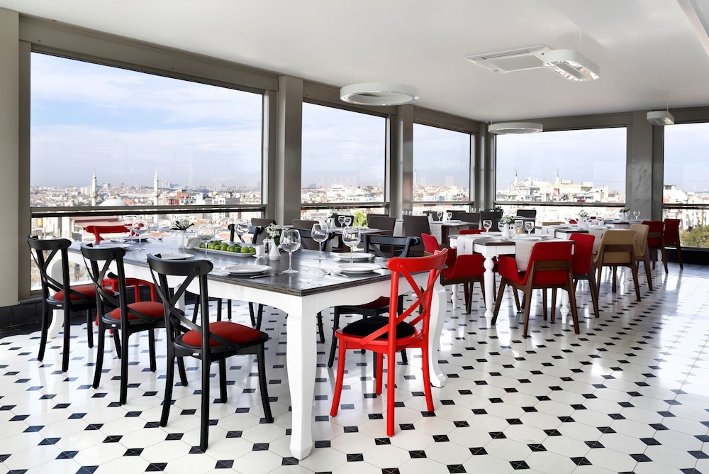 Darkhill Hotel — Restaurant & bars in Istanbul, Istanbul