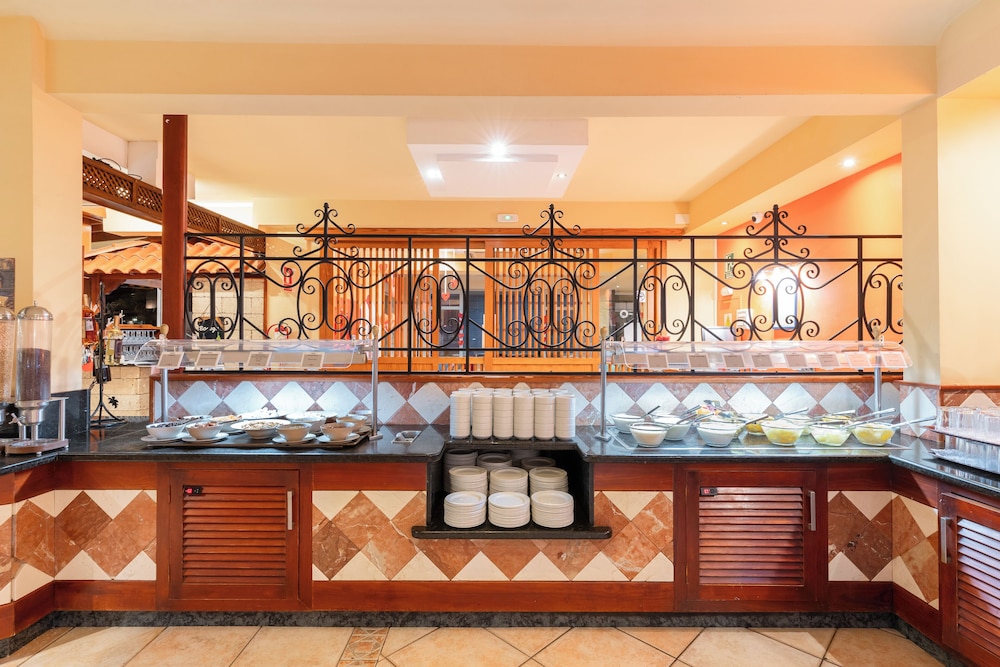Hovima Jardín Caleta — Restaurant & bars in Costa Adeje, Canary Islands