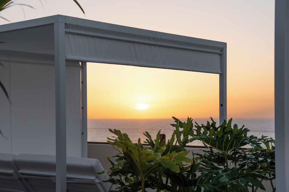 Hovima Jardín Caleta — Hotel building in Costa Adeje, Canary Islands