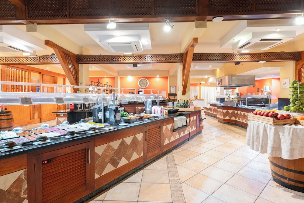 Hovima Jardín Caleta — Restaurant & bars in Costa Adeje, Canary Islands