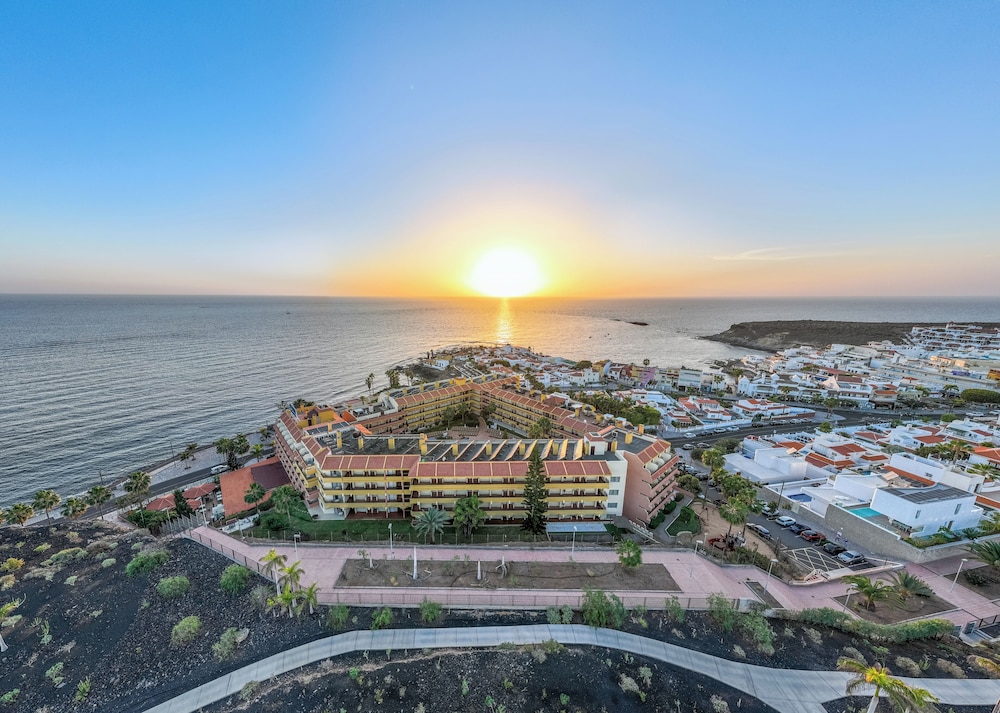 Hovima Jardín Caleta — Hotel building in Costa Adeje, Canary Islands