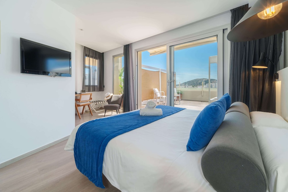 Mar Calma Hotel — Hotel rooms in Puerto Pollensa, Balearic Islands