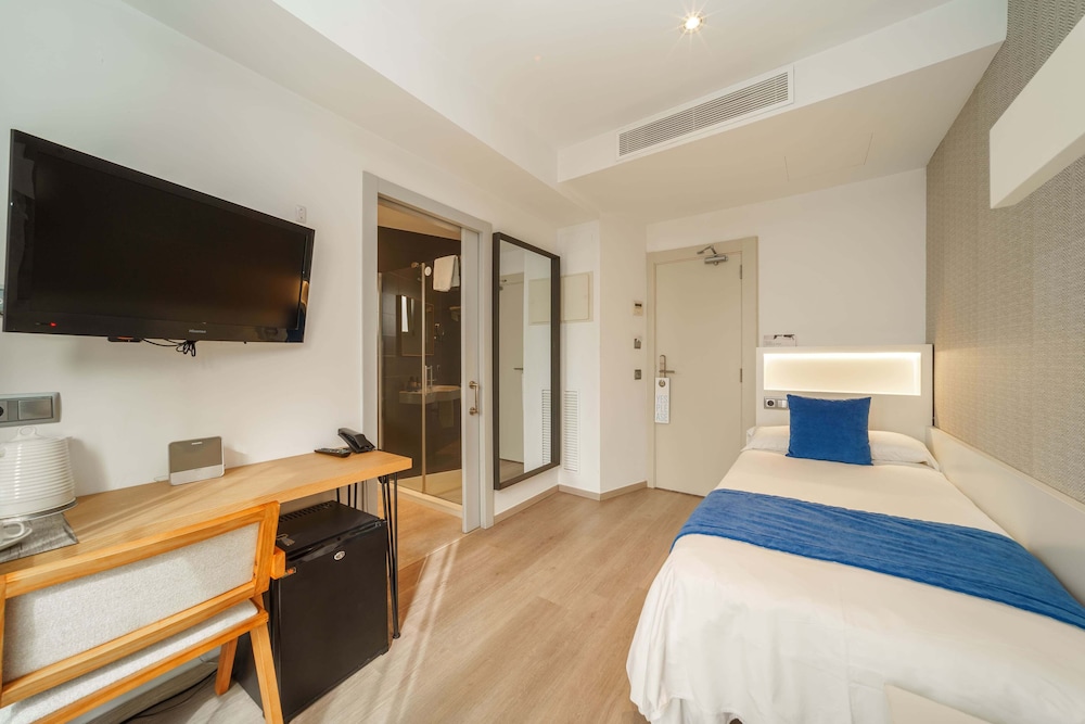 Mar Calma Hotel — Hotel rooms in Puerto Pollensa, Balearic Islands
