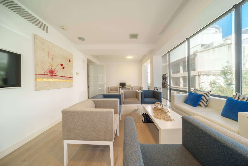 Mar Calma Hotel — Hotel building in Puerto Pollensa, Balearic Islands
