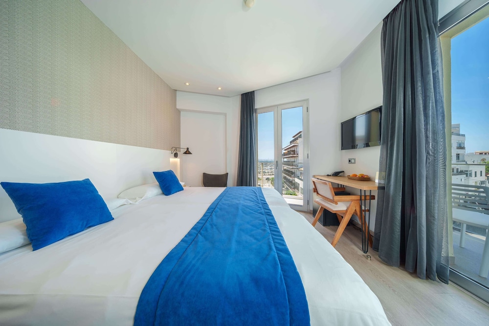 Mar Calma Hotel — Hotel rooms in Puerto Pollensa, Balearic Islands