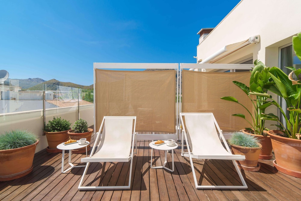 Mar Calma Hotel — Hotel building in Puerto Pollensa, Balearic Islands