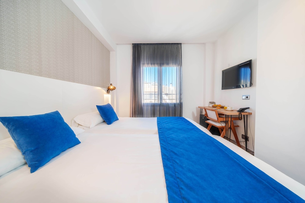 Mar Calma Hotel — Hotel rooms in Puerto Pollensa, Balearic Islands