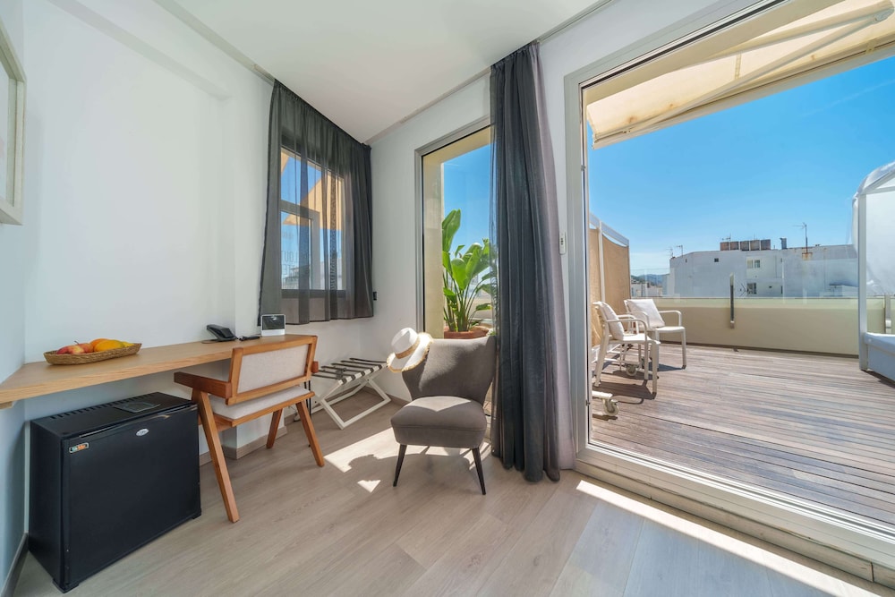 Mar Calma Hotel — Hotel rooms in Puerto Pollensa, Balearic Islands