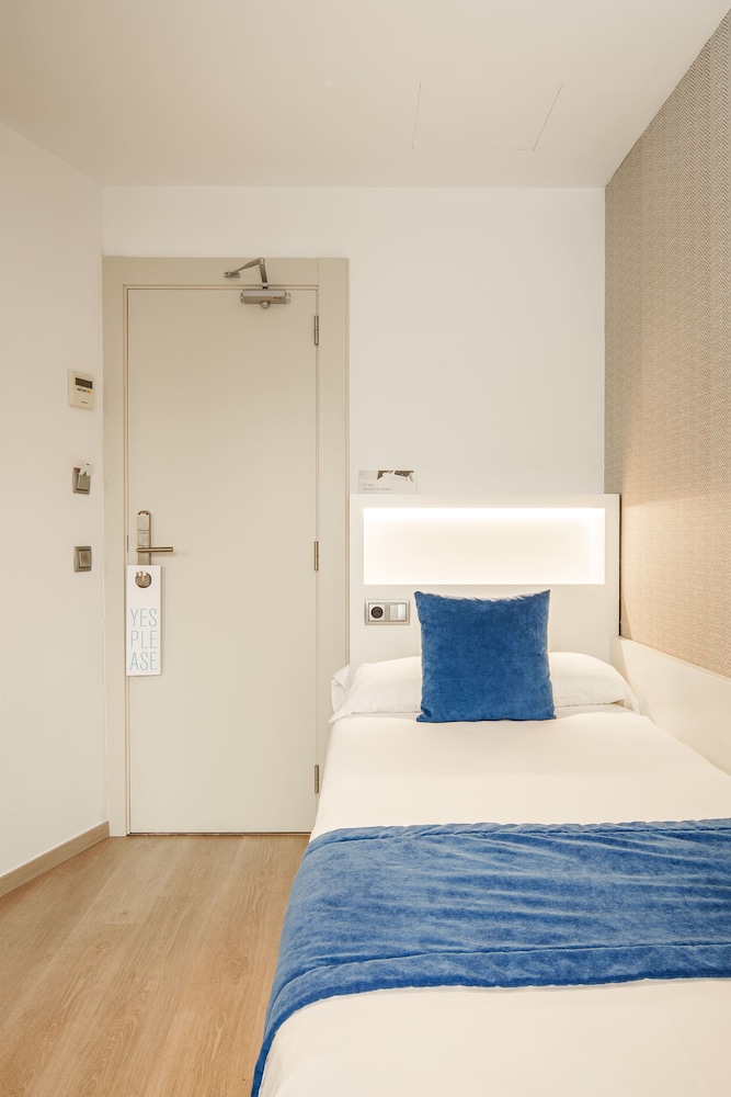 Mar Calma Hotel — Hotel rooms in Puerto Pollensa, Balearic Islands