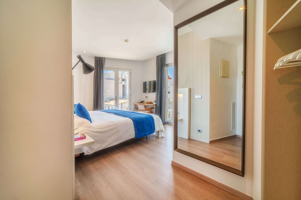 Mar Calma Hotel — Hotel rooms in Puerto Pollensa, Balearic Islands