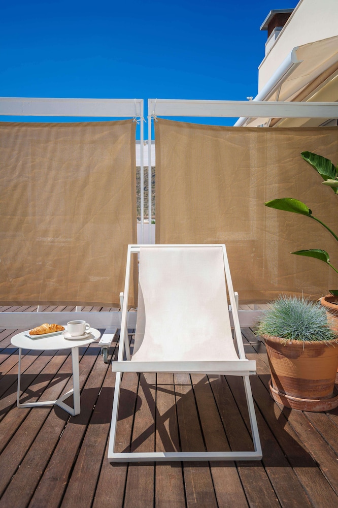 Mar Calma Hotel — Hotel building in Puerto Pollensa, Balearic Islands