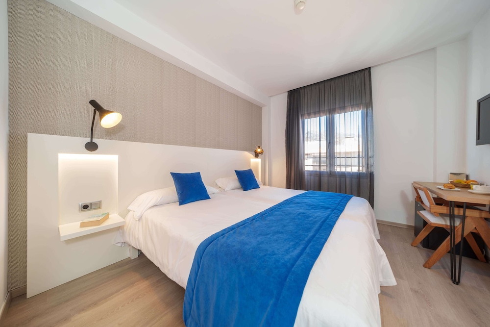 Mar Calma Hotel — Hotel rooms in Puerto Pollensa, Balearic Islands