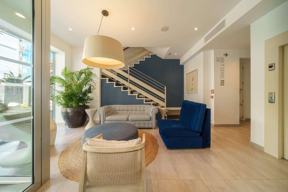 Mar Calma Hotel — Restaurant & bars in Puerto Pollensa, Balearic Islands