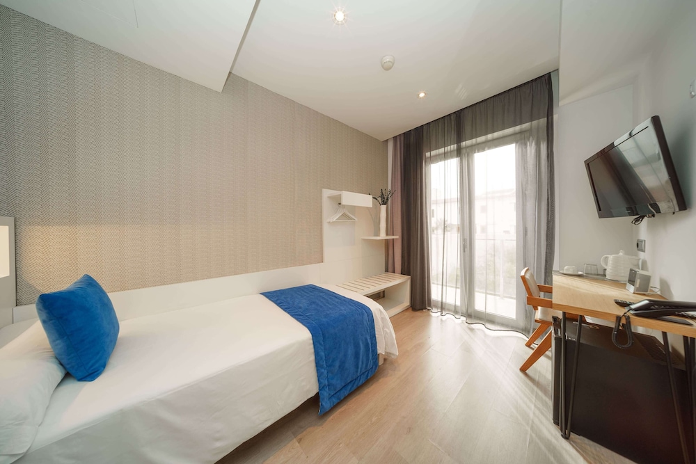 Mar Calma Hotel — Hotel rooms in Puerto Pollensa, Balearic Islands