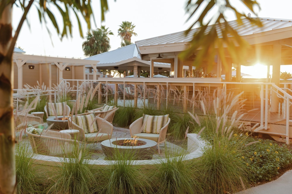 Beach House Suites by the Don CeSar — Restaurant & bars in Tierra Verde, Florida