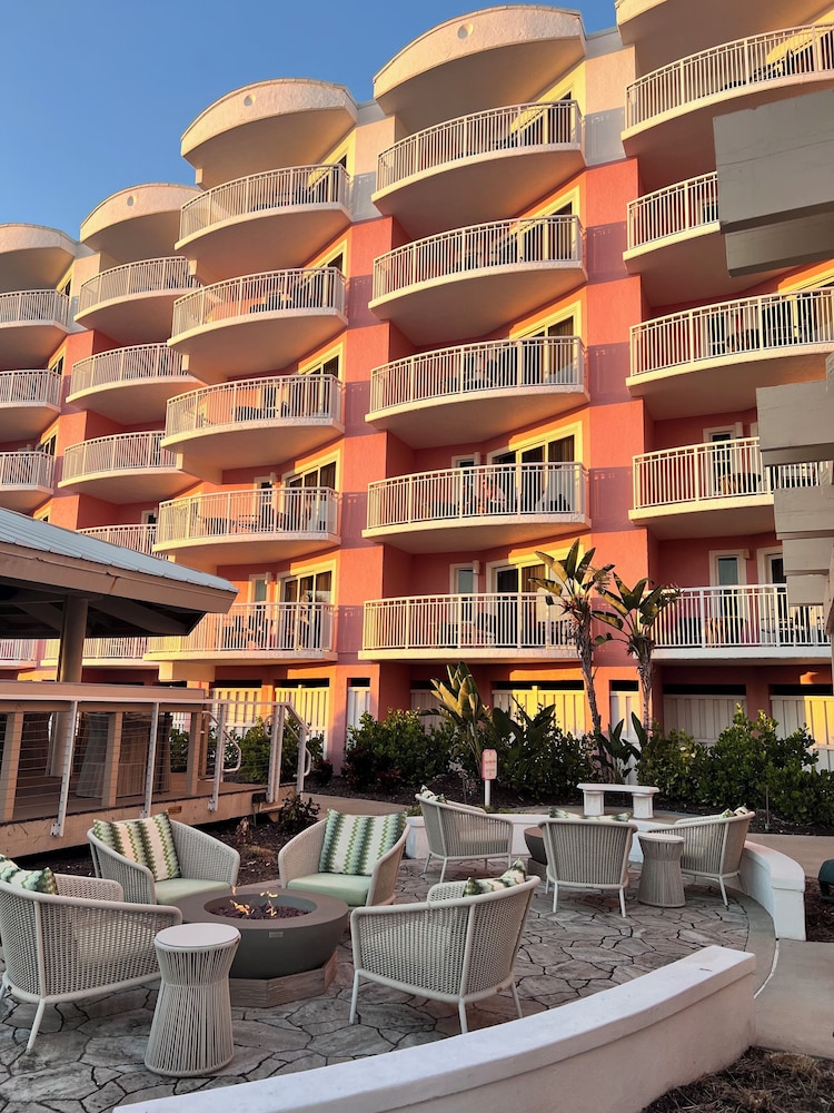Beach House Suites by the Don CeSar — Hotel building in Tierra Verde, Florida