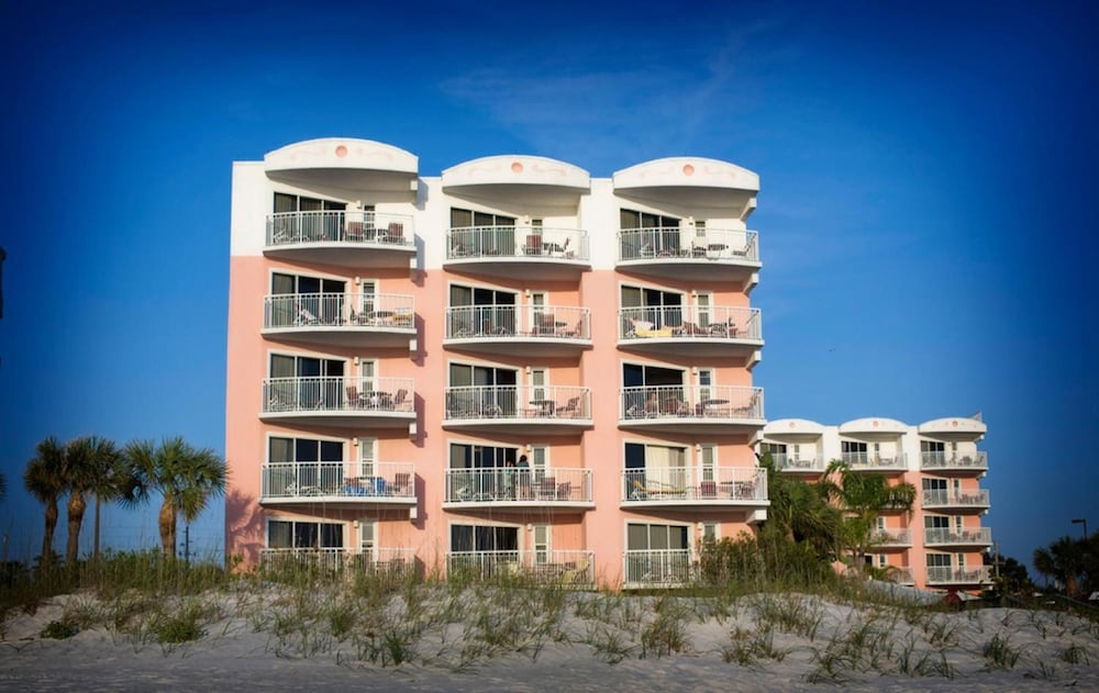 Beach House Suites by the Don CeSar — Hotel building in Tierra Verde, Florida