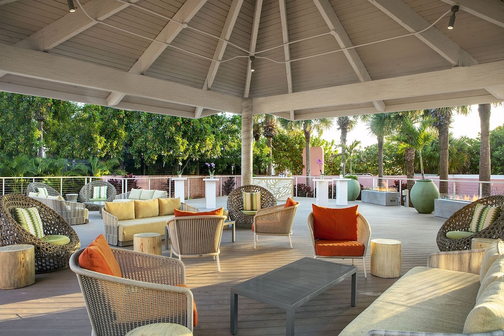 Beach House Suites by the Don CeSar — Restaurant & bars in Tierra Verde, Florida