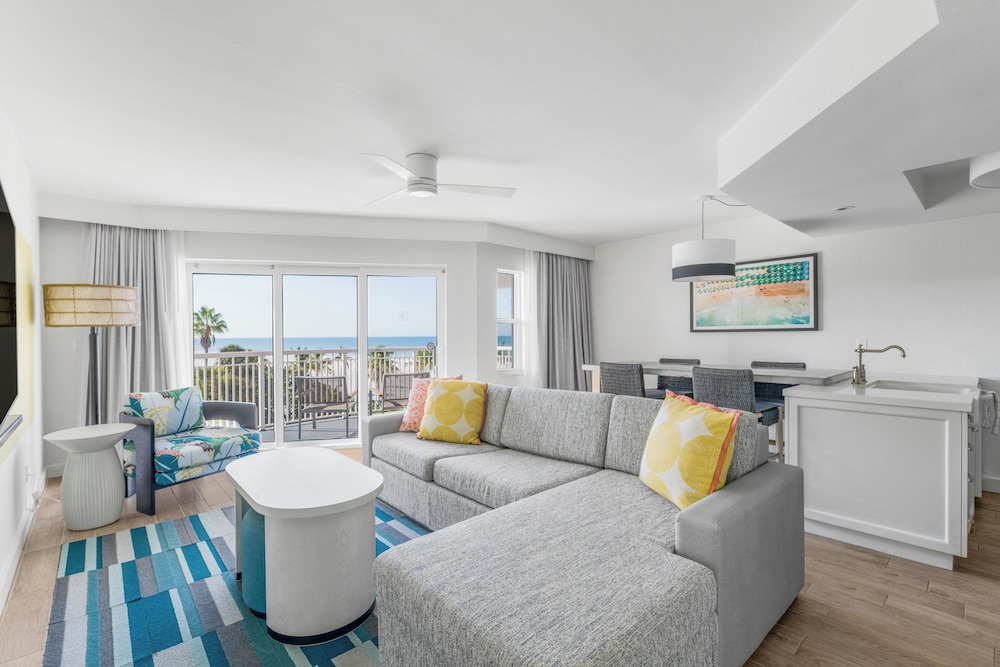 Beach House Suites by the Don CeSar — Hotel rooms in Tierra Verde, Florida