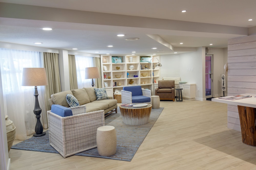Beach House Suites by the Don CeSar — Hotel rooms in Tierra Verde, Florida