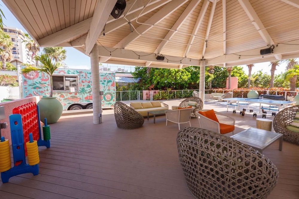 Beach House Suites by the Don CeSar — Restaurant & bars in Tierra Verde, Florida