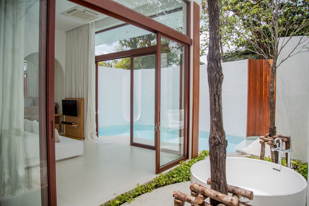 SALA Samui Chaweng Beach Resort — Hotel rooms in Bo Phut, Surat Thani