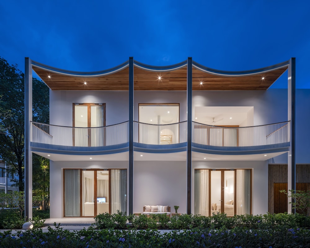 SALA Samui Chaweng Beach Resort — Hotel building in Bo Phut, Surat Thani