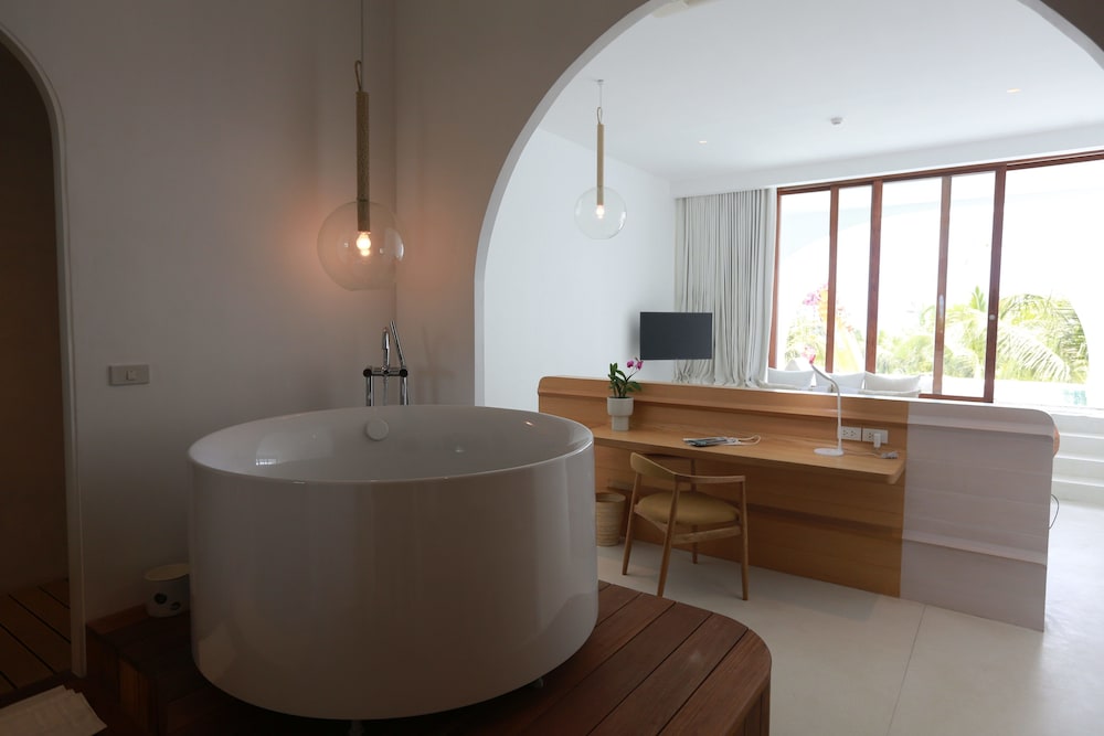 SALA Samui Chaweng Beach Resort — Hotel rooms in Bo Phut, Surat Thani