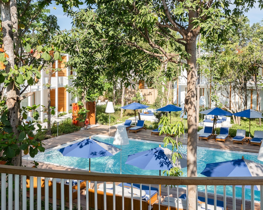 SALA Samui Chaweng Beach Resort — Swimming pool in Bo Phut, Surat Thani