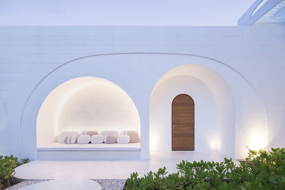 SALA Samui Chaweng Beach Resort — Hotel building in Bo Phut, Surat Thani