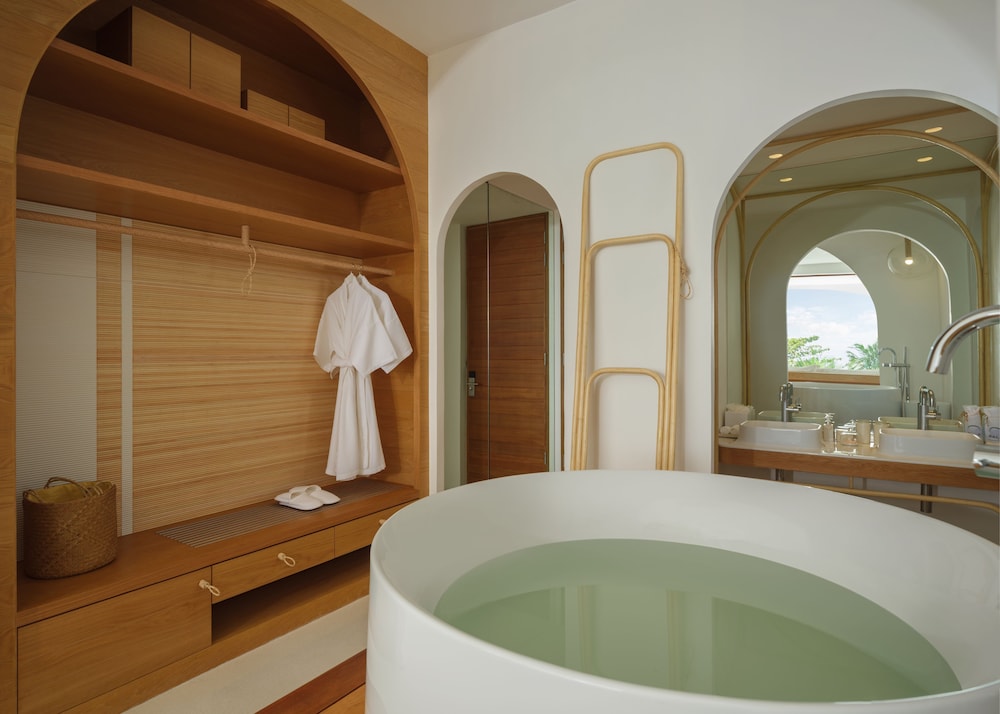 SALA Samui Chaweng Beach Resort — Hotel rooms in Bo Phut, Surat Thani