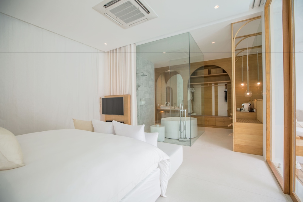SALA Samui Chaweng Beach Resort — Hotel rooms in Bo Phut, Surat Thani
