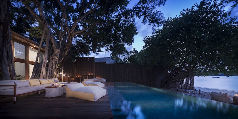 SALA Samui Chaweng Beach Resort — Swimming pool in Bo Phut, Surat Thani