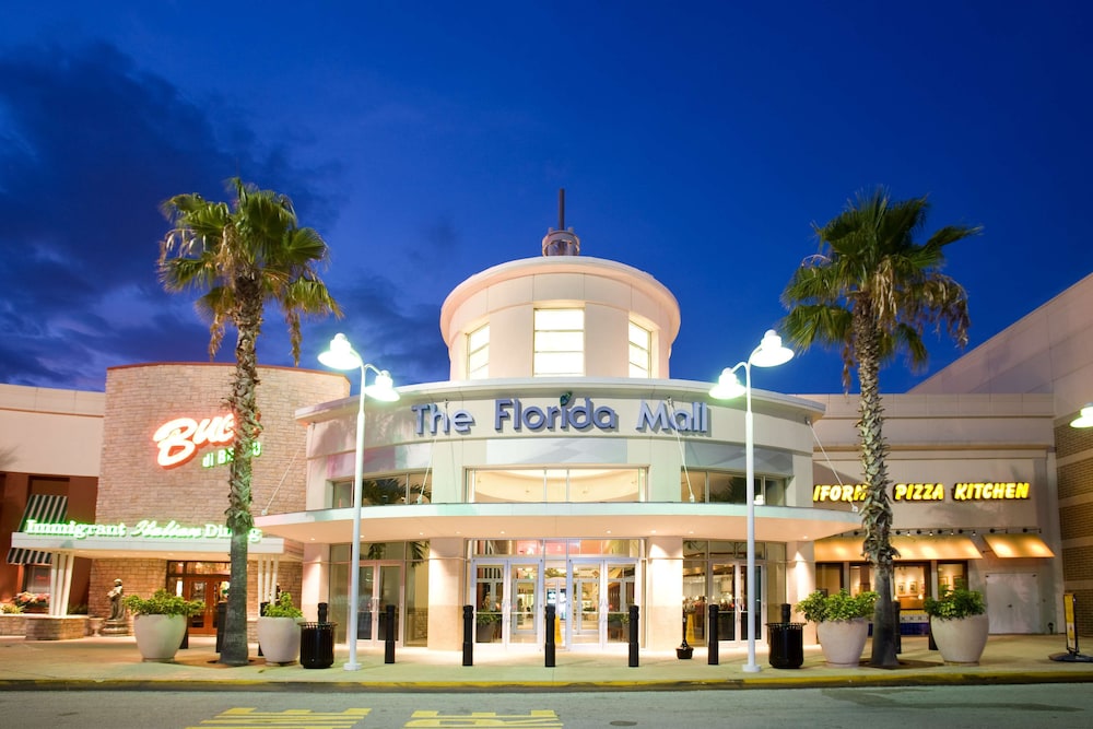Florida Hotel & Conference Center in the Florida Mall — Hotel building in Orlando, Florida