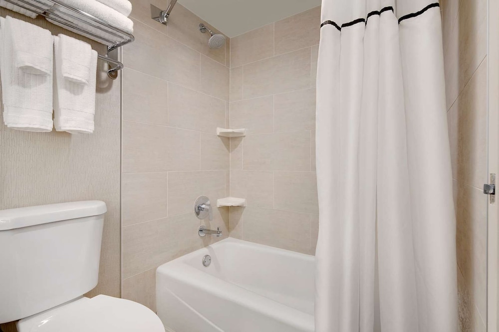 Florida Hotel & Conference Center in the Florida Mall — Hotel rooms in Orlando, Florida