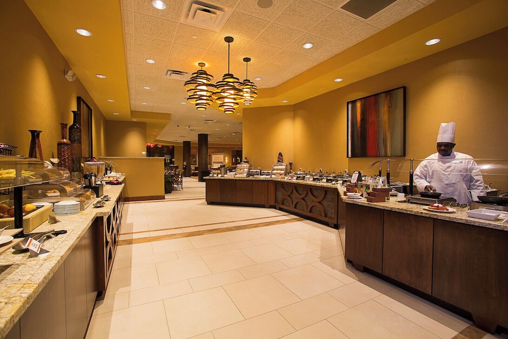 Florida Hotel & Conference Center in the Florida Mall — Restaurant & bars in Orlando, Florida